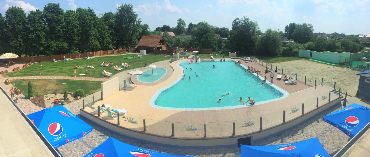 Відпочинок за Ужгородом – басейн спорткомплексу Zinedine